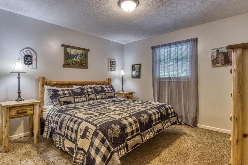 River Song, Near River, Hot Tub, Foosball, Wifi 1089 Free Tickets Each Paid Day, Dollywood And More Sevierville Extérieur photo