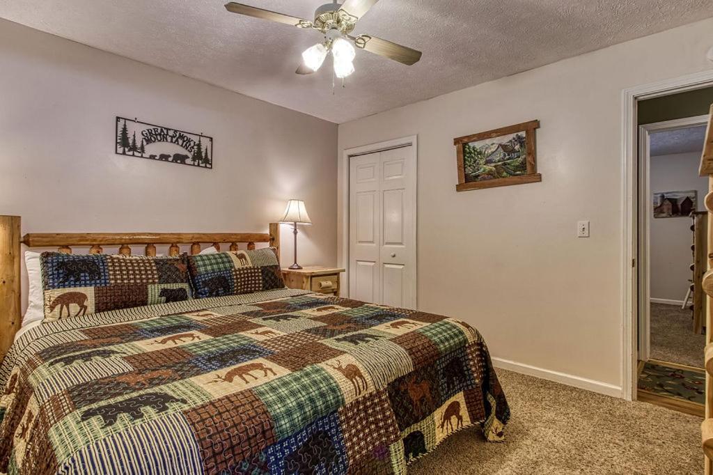 River Song, Near River, Hot Tub, Foosball, Wifi 1089 Free Tickets Each Paid Day, Dollywood And More Sevierville Extérieur photo