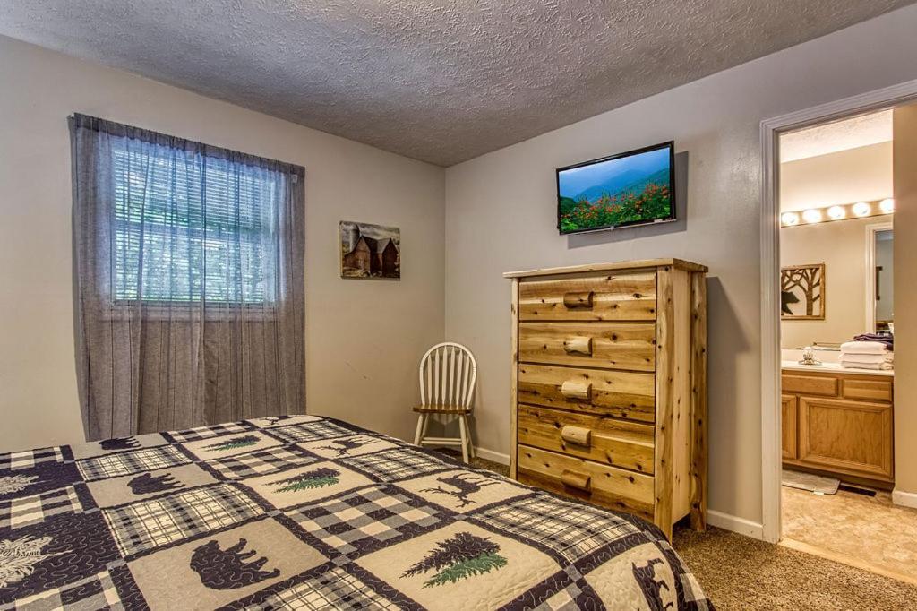 River Song, Near River, Hot Tub, Foosball, Wifi 1089 Free Tickets Each Paid Day, Dollywood And More Sevierville Extérieur photo