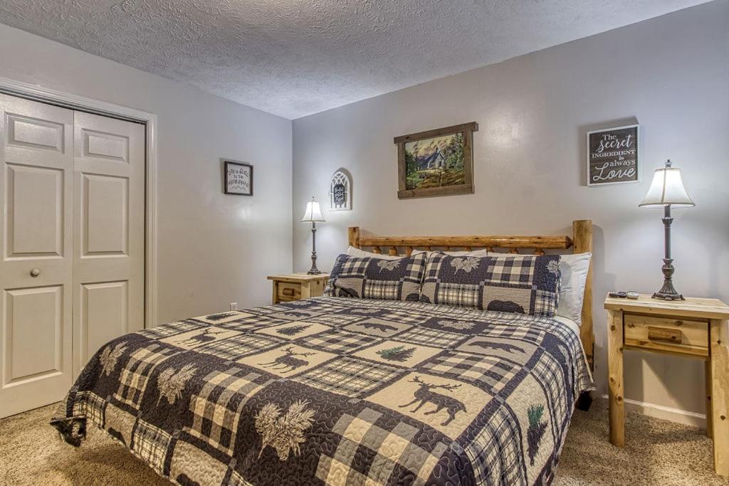 River Song, Near River, Hot Tub, Foosball, Wifi 1089 Free Tickets Each Paid Day, Dollywood And More Sevierville Extérieur photo